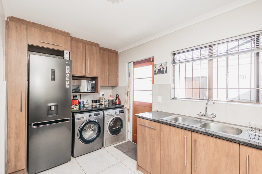 To Let 2 Bedroom Property for Rent in Ridgeworth Western Cape